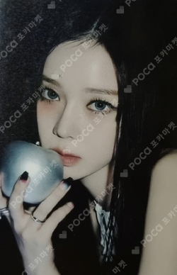 MY WORLD LOGO BADGE photocard