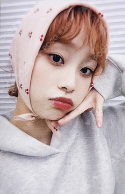 Howl MAKESTAR Chuu photocard image