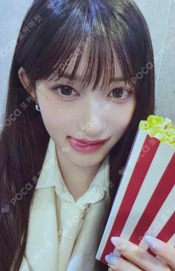 IVE THE 1ST WORLD TOUR in CINEMA : SHOW WHAT I HAVE POP-UP STORE PHOTOCARD POUCH + RANDOM PHOTOCARD SET photocard