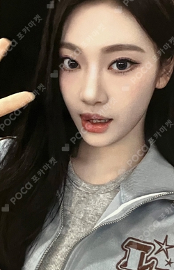 4th ANNIVERSARY DOLL PROP SET photocard