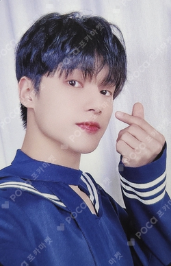 K-POP+アジア ATEEZ - ATEEZ wooyoung ateezcafe  ACRYLIC STAND Kpop ATEEZ Standdee Standing Figurine Desk Acrylic Stand