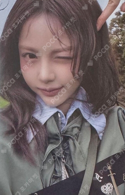 The Chase Package Ver. photocard