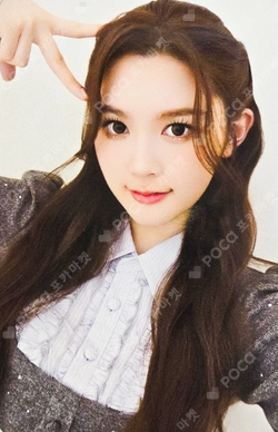 The Chase Mubeat photocard