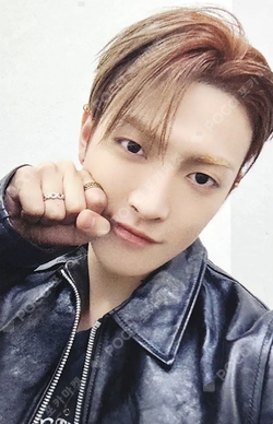 ホンジュン ATEEZ will to power ストラップ　ミニポーチ 新品 ATEEZ - Strap Mini Pouch [2024 World Tour 'TOWARDS THE LIGHT