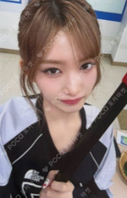 IVE x MINIVE POP-UP STORE [MINIVE SCHOOL] in SEOUL MINIVE CHARACTER HUG BAG photocard