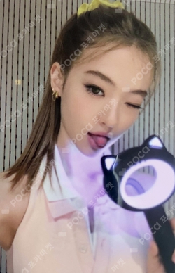MEOVV シンガポール　ポップアップ　買い上げ　トレカ　エラ　Ella Pocamarket, MEOVV ELLA MEOVV OFFICIAL LIGHT STICK K-pop Photocard