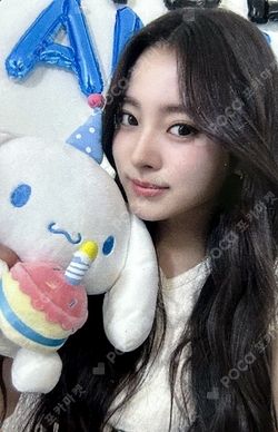 Pocamarket, MEOVV ANNA BITE NOW KITTY PLUSH ver. K-pop Photocard