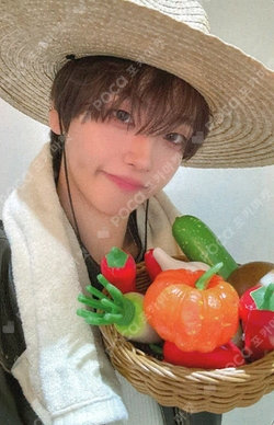 CRAVITY コンカイベント　ヒョンジュン　トレカ Pocamarket, CRAVITY HYEONGJUN LEAGUE OF THE UNIVERSE K-pop Photocard