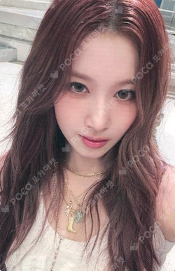 Pocamarket, TWICE SANA THIS IS FOR YIZHIYU K-pop Photocard