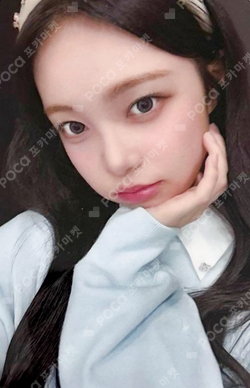 LILY BROWN photocard