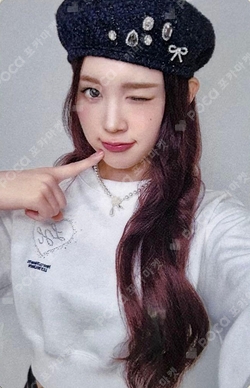LILY BROWN photocard