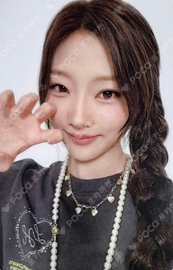 LILY BROWN photocard