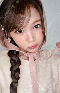 LILY BROWN photocard
