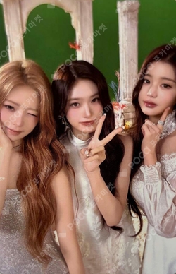 2026 IVE THE 4TH FAN CONCERT < DIVE into IVE > RANDOM PHOTOCARD PACK photocard
