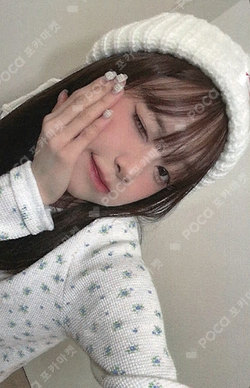 Pocamarket, LOONA Chuu Howl BROADCAST K-pop Photocard