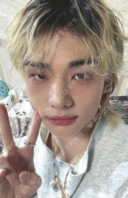 Pocamarket, Stray Kids HYUNJIN Clé 2 : Yellow Wood K-pop Photocard