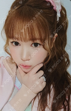 YE-ON ARTIST BIRTHDAY CROCHET MINI CAKE KEYRING photocard
