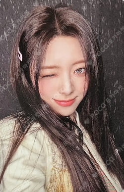 Pocamarket, ITZY YUNA Motto Photobook A Ver. K-pop Photocard