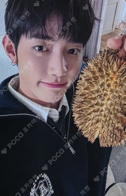Pocamarket, AND2BLE ZHANG HAO Sequence 01: Curiosity BROADCAST K