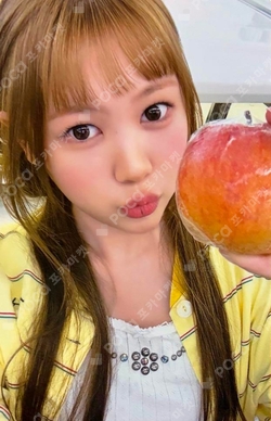 ICONIC HEART TOWER RECORDS photocard