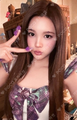 ICONIC HEART TOWER RECORDS LUCKY DRAW photocard