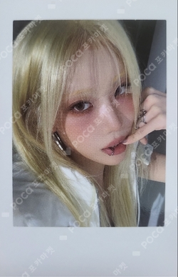Pocamarket, LOONA Kim Lip Not Friends Special Edition K-pop Photocard