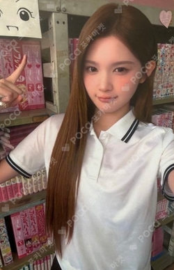 ICONIC HEART WEVERSE JAPAN LUCKY DRAW photocard