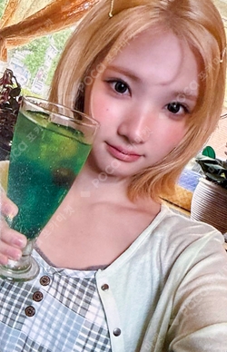 ICONIC HEART WEVERSE JAPAN LUCKY DRAW photocard