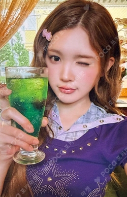 ICONIC HEART WEVERSE JAPAN LUCKY DRAW photocard