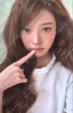 An-Young : ANYUJIN x JANGWONYOUNG Media Exhibition PHOTOBOOK Once Upon a Time Cover B ver. photocard