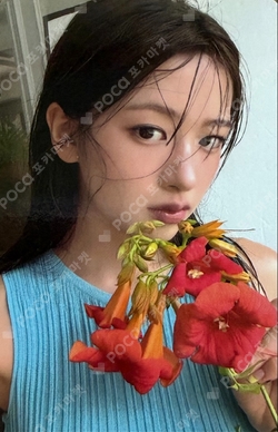 An-Young : ANYUJIN x JANGWONYOUNG Media Exhibition PHOTOBOOK Somewhere Nowhere Cover B ver. photocard