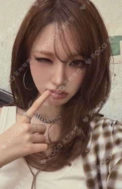 Looks Can Kill BROADCAST photocard